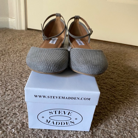 Steve Madden Maia Grey Suede Ballet Ankle Strap Flat Size 7 - Picture 5 of 7